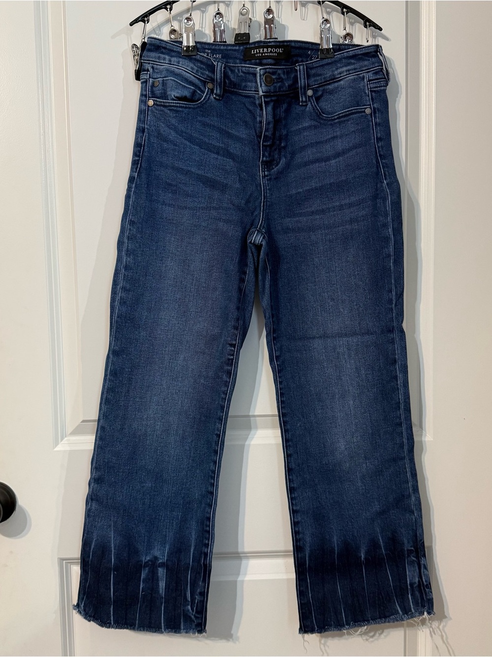 Liverpool Los Angeles Crop Flare Jeans Women’s Dark Wash Raw Hem Cropped Denim